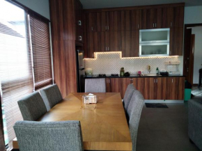 VilaPrincess Vimallahills 3bedroom dan 1Tendacamping, Privatepool, ayunan, bbq